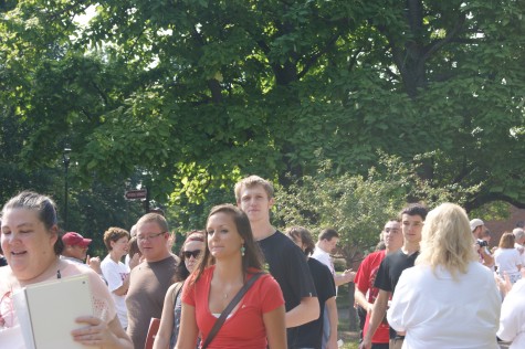 IUS Faculty and Staff Welcome New Students