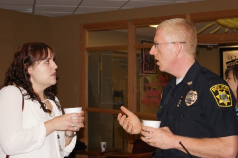 Students learn more about IUS police at coffee event