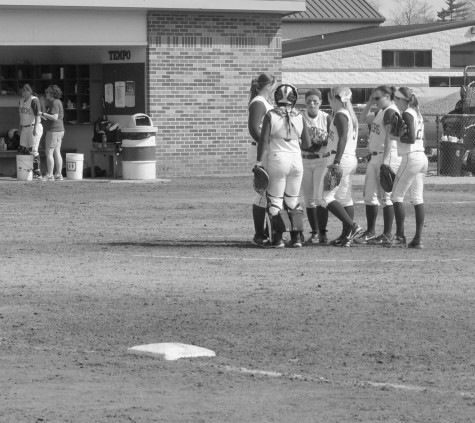 IUS Softball Midseason Report