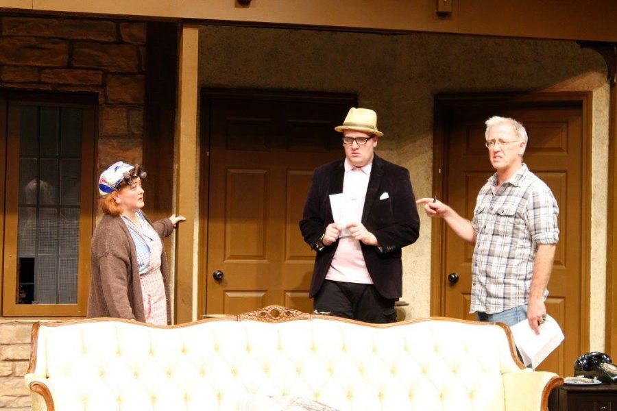Hesselman+directs+student+Sean+Turley+and+actress+Kristy+Calman+in+the+fall+2015+production%2C+%E2%80%9CNoises+Off.%E2%80%9D+