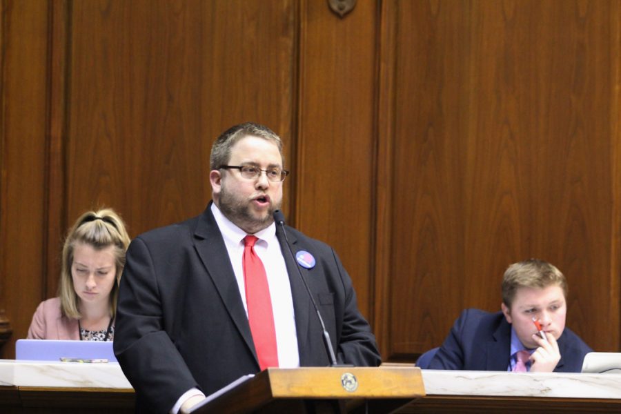 Adam+Maksl+testifies+before+the+Indiana+House+of+Representatives+in+support+of+House+Bill+1130+on+Feb.+15%2C+2017.+Photo+by+Ruth+Witmer%2C+newsroom+adviser+at+Indiana+University.