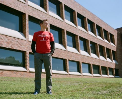 Visiting geosciences professor ‘explores’ career at IUS