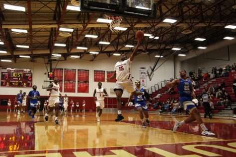 Grenadiers ignite the court in second half against Trail Blazers, advance to RSC Semifinals