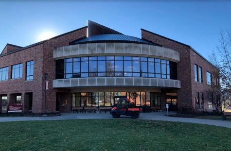 IUS Library reduces hours, shifts to digital access after suspending all face-to-face services indefinitely