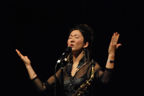 Kelly graces IUS with the sounds of jazz