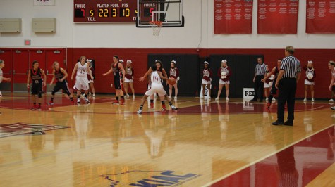Women’s basketball gets blow out win in first game