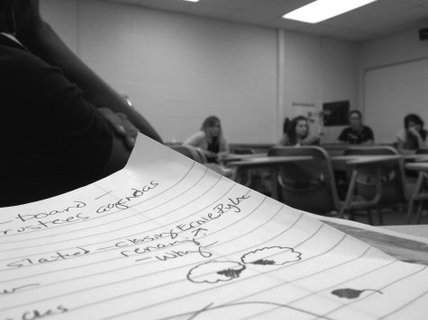 APPS TO HELP YOU STUDY EVERNOTE According to the iTunes App Store, this free application allows its user to take notes and photos of a class syllabus or assignment. It also gives the user the ability to create their own to-do lists, voice reminders, sync notes through all of your devices, and more. iSTUDIEZ PRO This $2.99 app is a digital planner and more. It manages the user’s schedule, course details, professor information, etc. The app also contains a feature that will track grades, as well as GPA throughout the semester. The app also claims to keep the user always up to date, so they are never behind on assignments. This app is also available in a free, ‘Lite’ version, called iStudiez Lite, which is essentially the same thing only limiting the user to only managing one semester at a time, five classes, and a limited amount of assignments and instructors to keep track of. COFFITIVITY For some students, something about the atmosphere of a coffee shop gets their creative juices flowing. This free app offers everything that a coffee shop has to offer besides the smell, without the hassle of trying to bear the wintry weather and waste gas by driving to an actual coffee shop. With three different atmospheric noises to choose from, the user can adjust the volume of the sounds, as well as add their own music to the background. The app also allows the volumes of the two to be adjusted separately. 8TRACKS Though not strictly for educational purposes, sometimes trying to study in the quiet makes one want to go crazy. This free app offers millions of playlists, put together by its many users. Simply type in “study,” a genre of music, etc. and search the various playlists. It takes away the hassle of getting distracted by picking out music while studying or doing homework.