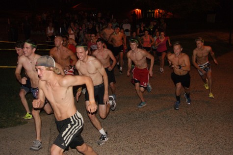 Student Alumni Association hosts annual Nearly Naked Mile