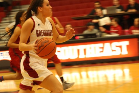 Grenadiers beat Cougars in extra time