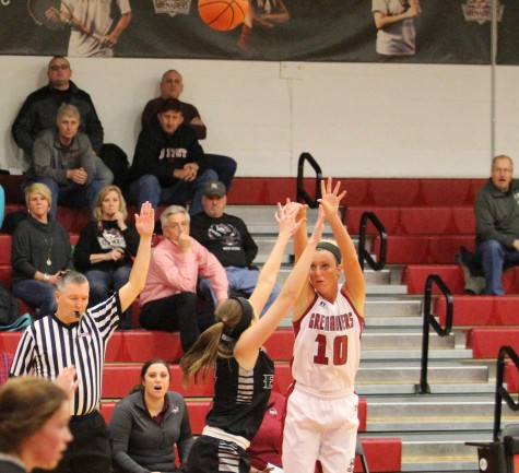 Grenadiers extend losing streak to three