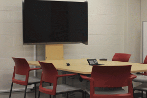 The Crestview Lab has an adjustable collaboration station that adjust to fit various heights. 