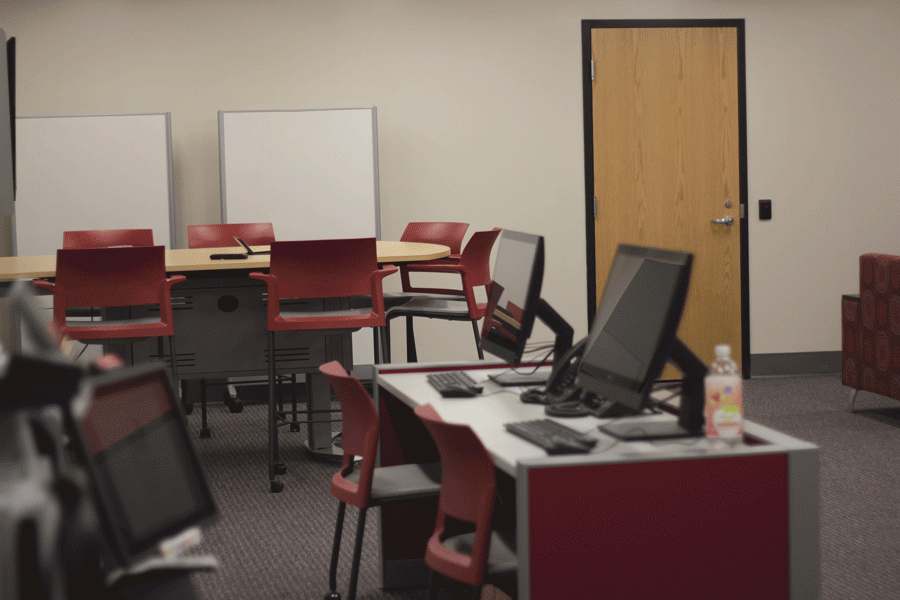 The+renovated+Crestview+Lab+%E2%80%93+Student+Technology+Center+.