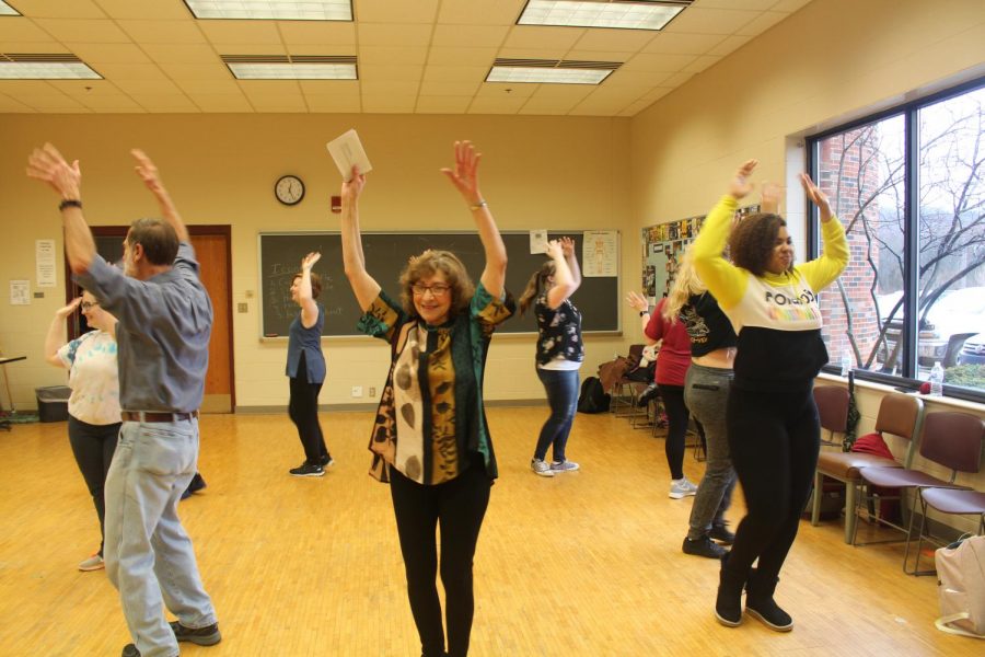 Adjunct+Lecturer+in+Humanities+and+dace+instructor+Jane+Blum+teaching+her+class+some+moves+from+the+Hokey+Pokey.+Photo+by+Tessa+Arnold